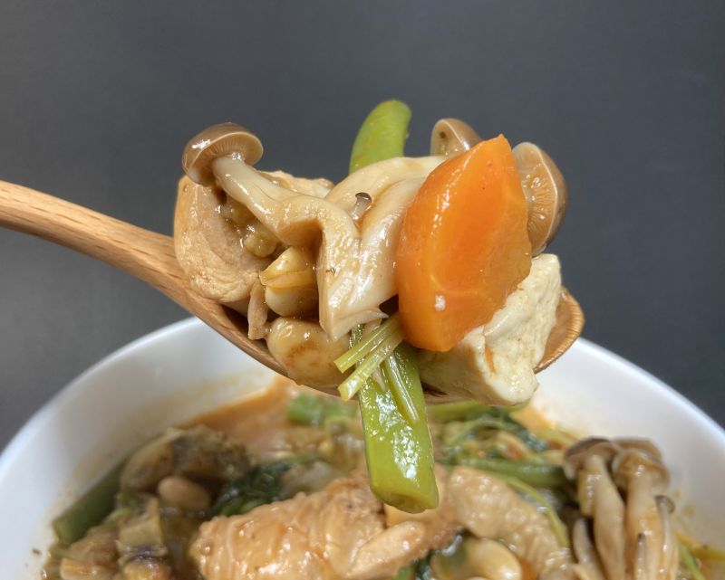 辛さマイルド コクと旨み広がる スープカレー 鍋つゆの具材紹介