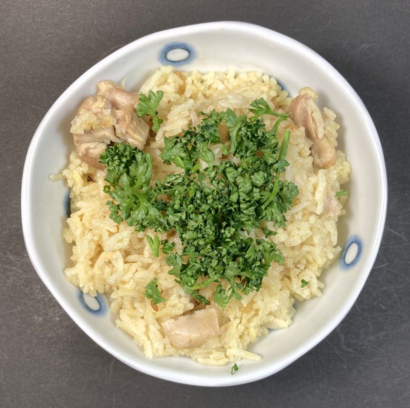 インド風 炊き込みご飯 ビリヤニの素で作ったビリヤニにパセリをトッピング