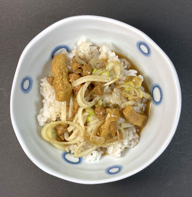 井村屋株式会社 レンジで簡単！カレーうどんの素の余ったスープでカレー丼をしました。