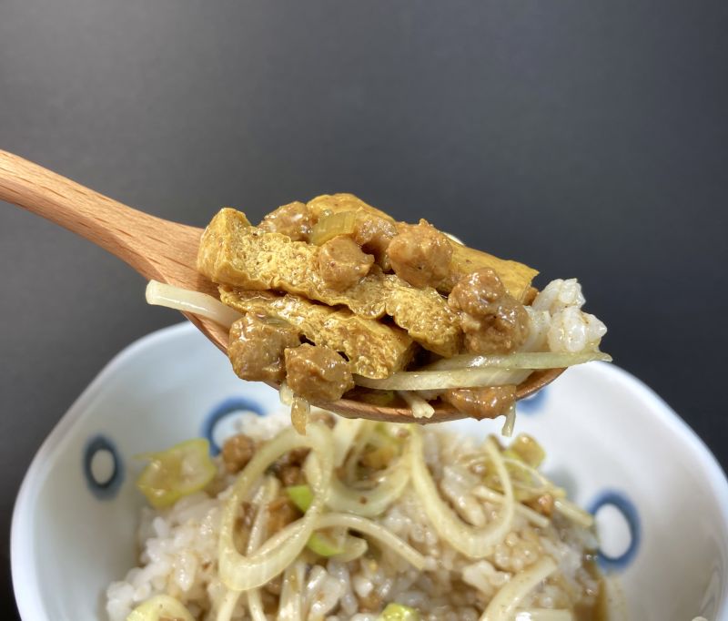 井村屋株式会社 レンジで簡単！カレーうどんの素の具材紹介