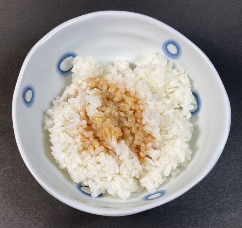 卵のいらない 卵かけご飯の素 鰹風味をご飯のみにかけてみる
