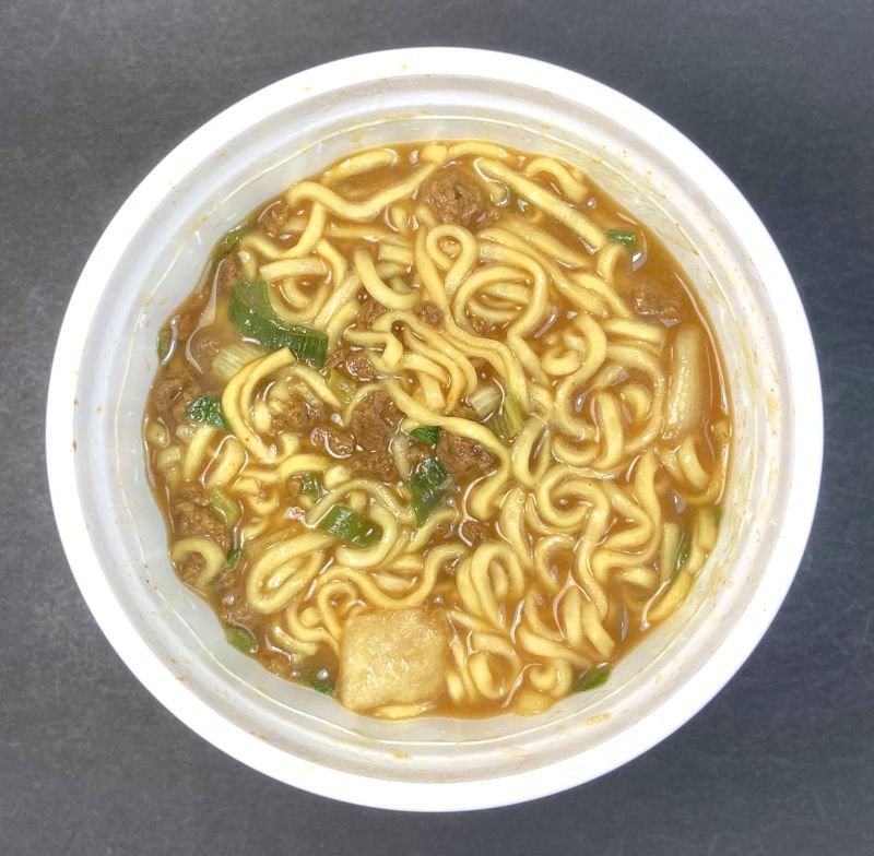 エースコック株式会社 肉カレーラーメン完成