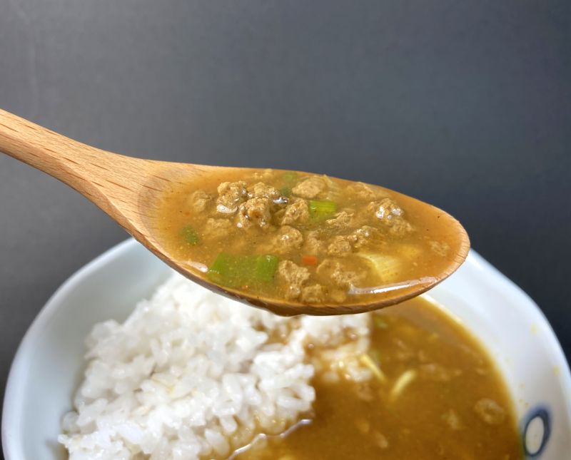 エースコック株式会社 スーパーカップ1.5倍 NOBROCK TV キーマカレー味 ラーメンの具材紹介