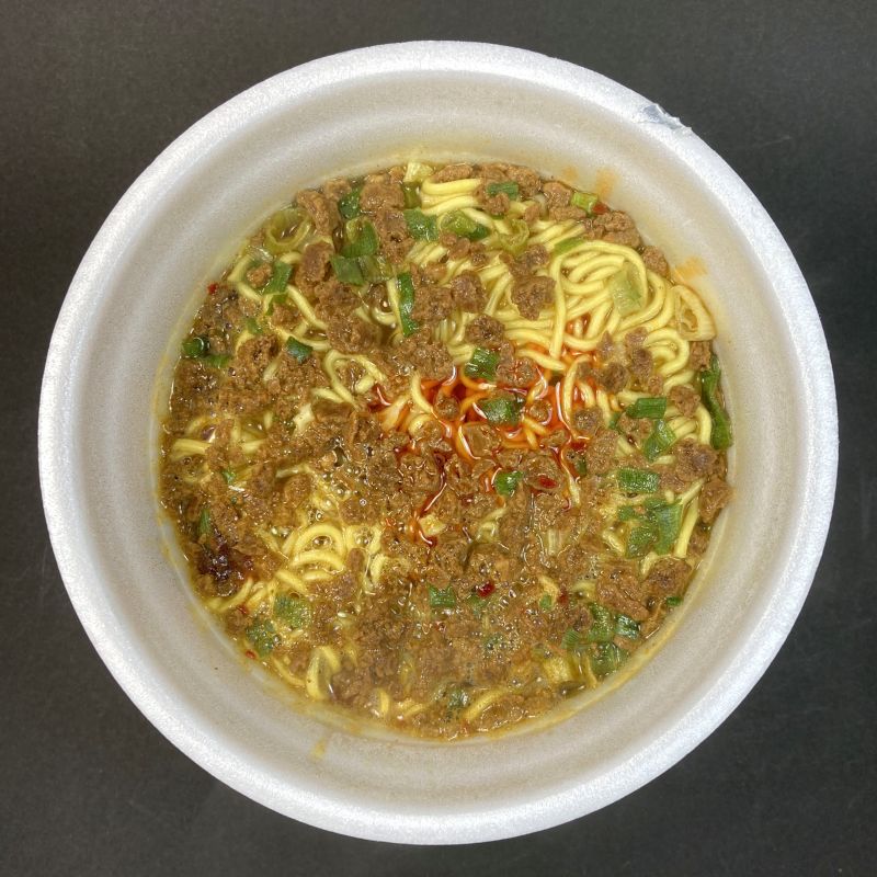 エースコック株式会社 スーパーカップ1.5倍 NOBROCK TV キーマカレー味 ラーメンに調味油を入れる