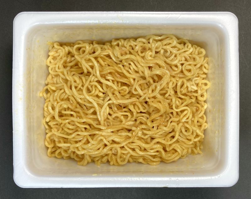 まるか食品株式会社 ペヤング やきそば ツナマヨカレー味の完成