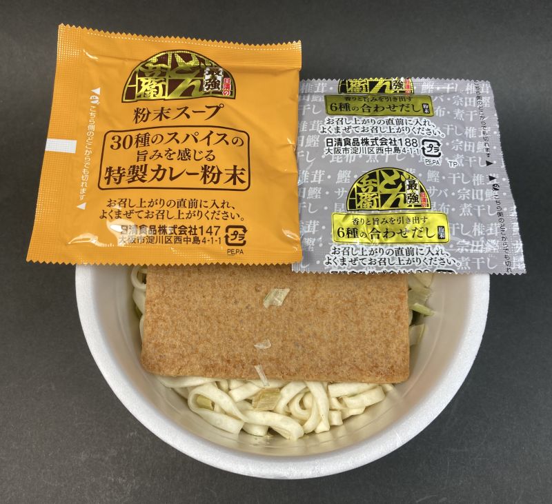 どん兵衛最強うまさ格別カレーうどんのカップ中身