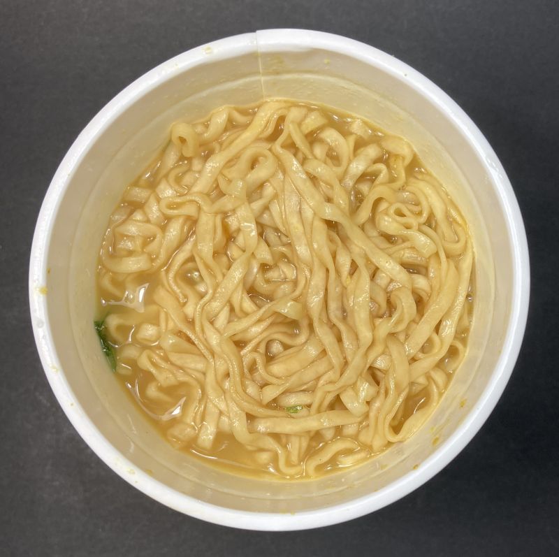 日清食品株式会社 CUP NOODLE CURRY 魔改造 こってりガリマヨカレー!?出来上がり