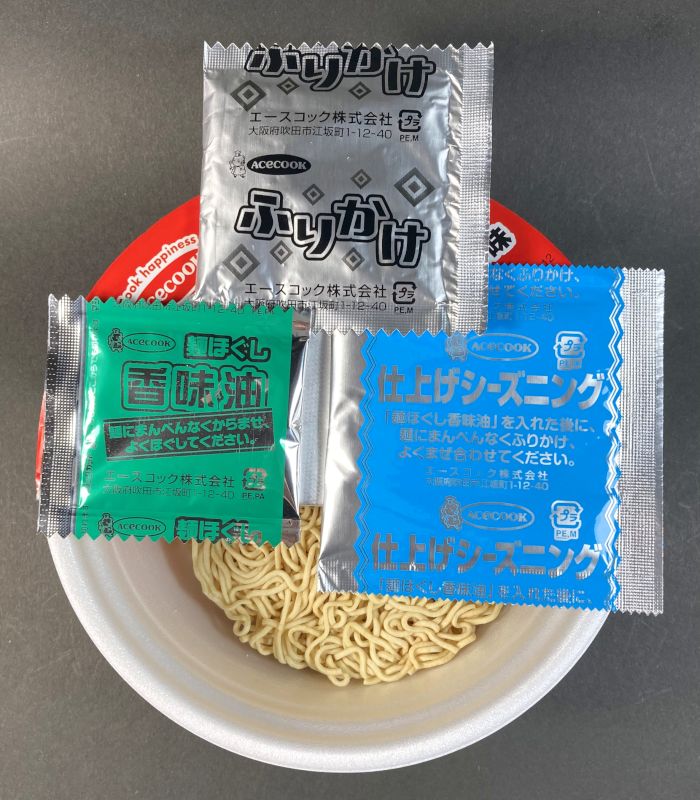 ブタメン焼そばの中身