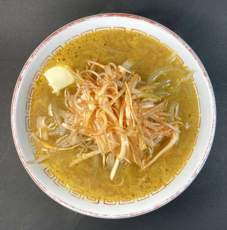 高砂食品株式会社 青森発 味噌カレー牛乳らぁめんをネギラーメンにする