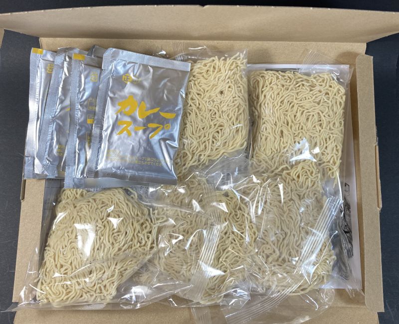 新潟三条 咖喱ラーメンの中身5つの麺とスープの素