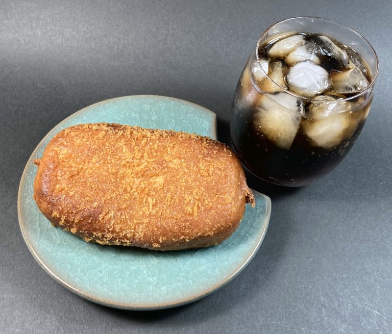 スパイスカレーパン columbia8監修とコーラ