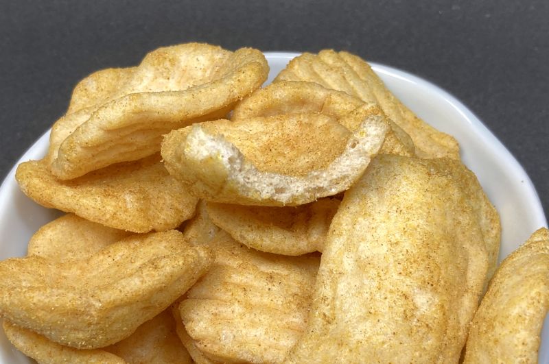 株式会社フルカワ あごせん 味カレーを半分にカットする