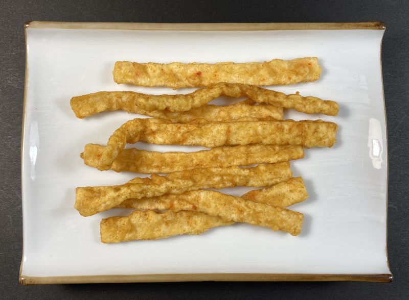 おさかな天ぷらカレー味をお皿に盛る