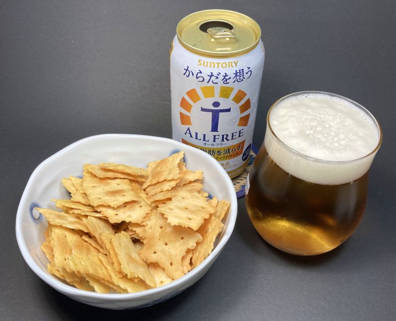 ひとくちクラッカーとノンアルコールビール