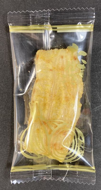 たまねぎ おかき カレー味の小袋表側