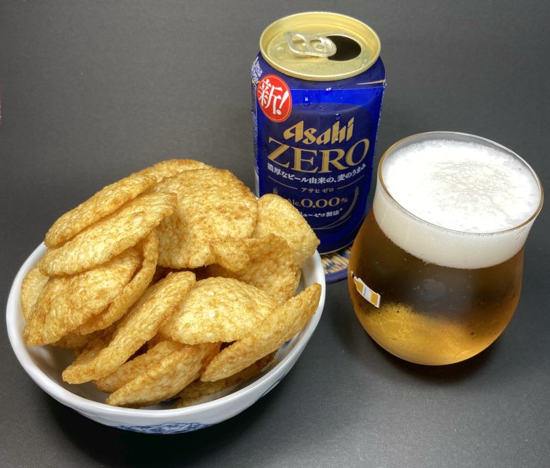 ノンアルコールビールと半熟カレーせんべい