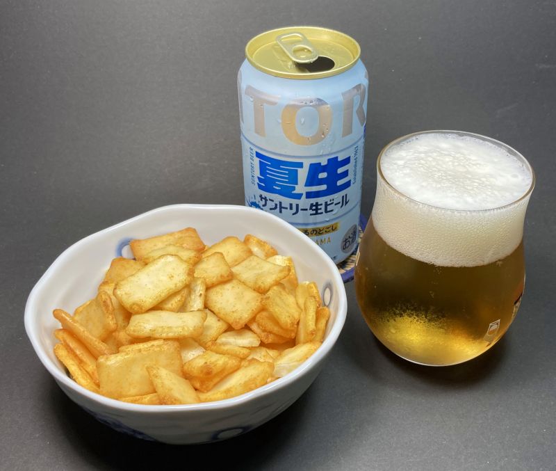 スパイスカレーおかきとサントリービール