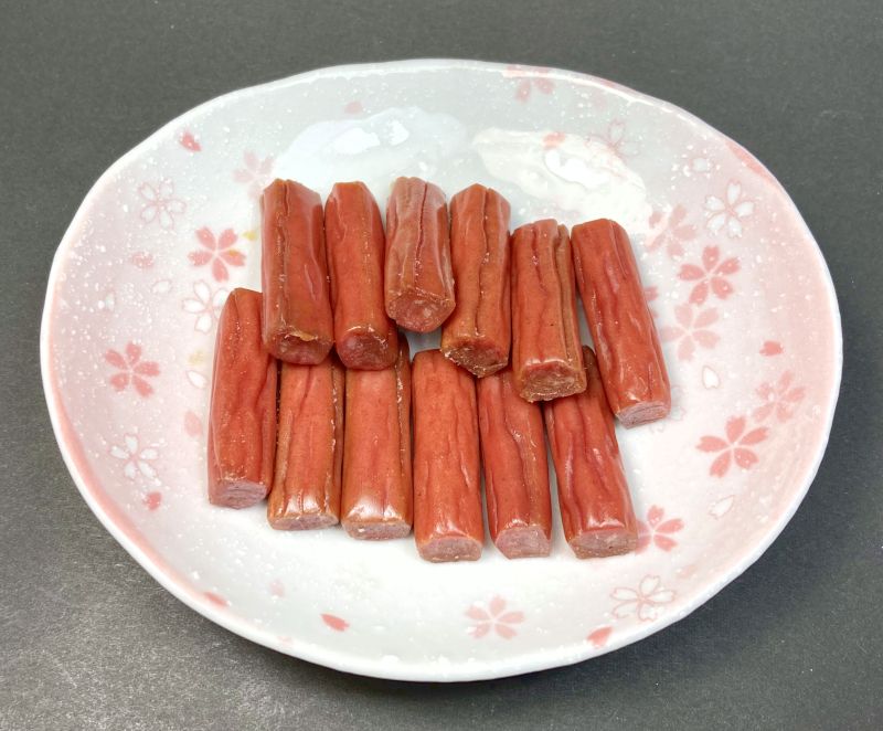 おやつカルパス 欧風カレーboxをお皿に盛り付ける