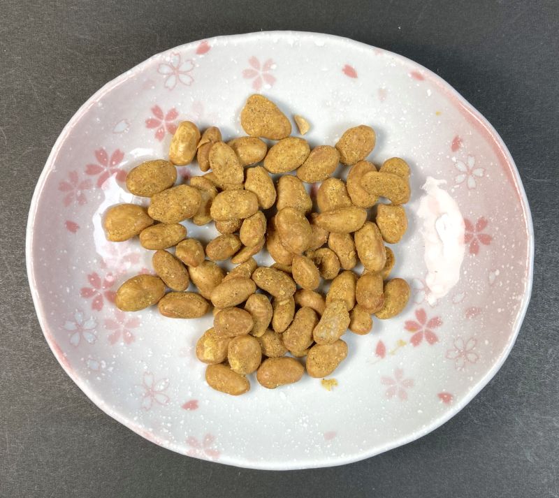 ちょいつま 納豆 カレー味をお皿に盛り付ける