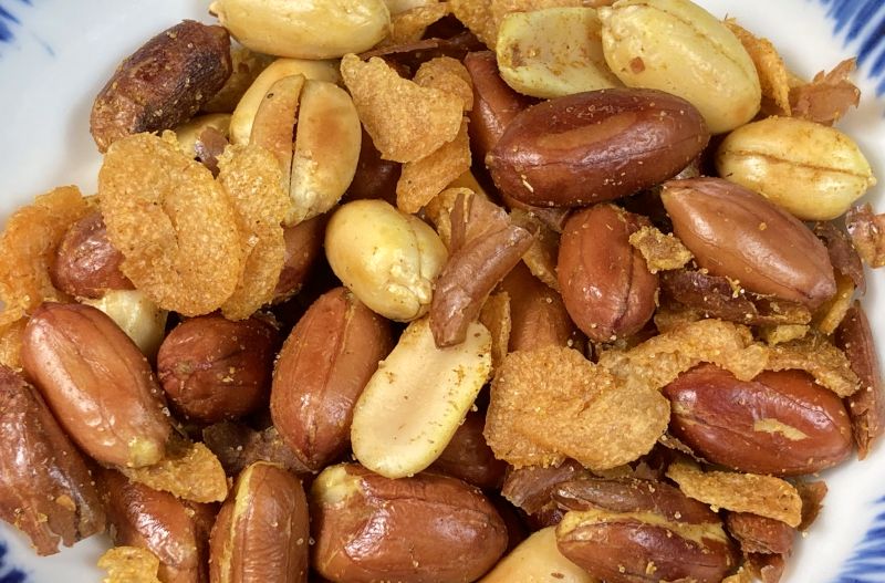 Fried Garlic & Peanuts Spicy curry flavorのズーム画像