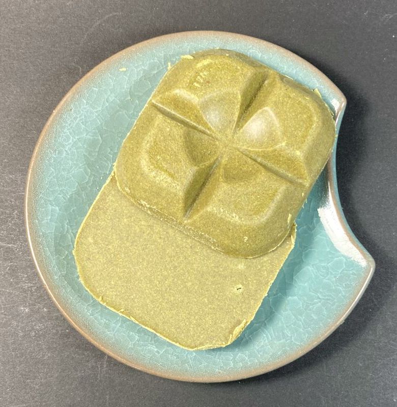 エスビー食品株式会社 おいしさギューッと とけ込むカレー 甘口ルウ表側裏側