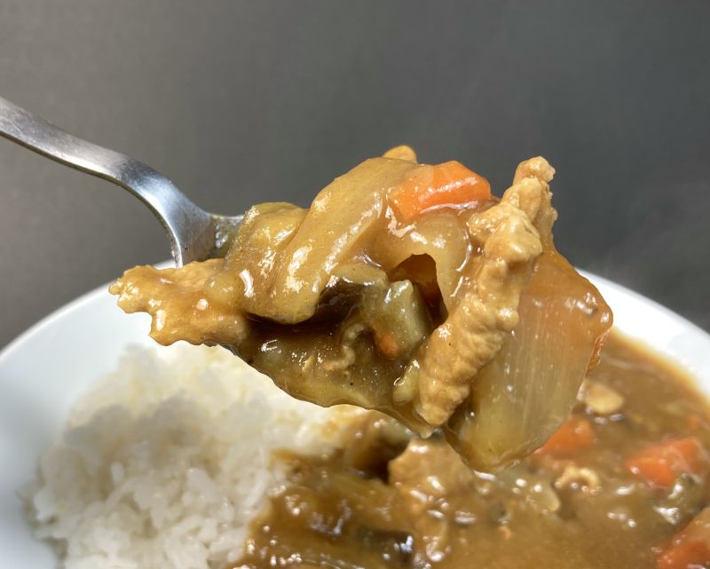 イオン株式会社 香りと旨みの焙煎仕立てカレー 甘口の使った具材紹介