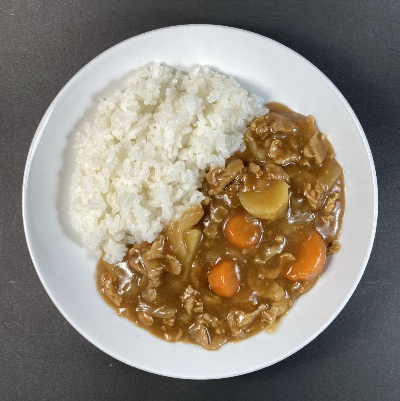 まろやかカレー 甘口完成。お皿に盛り付ける