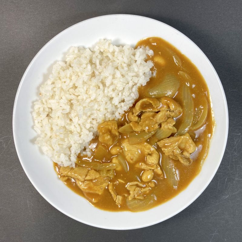 自然の味 カレールウ 甘口完成で器に盛る