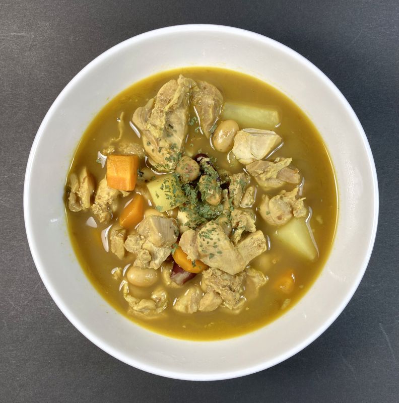 bamboe BUMBU GULE完成でお皿に盛る
