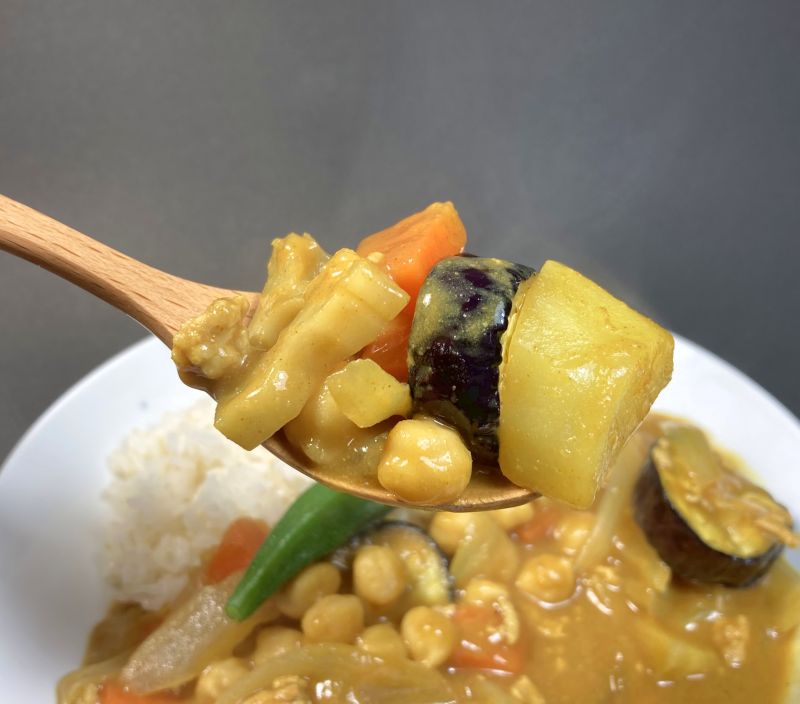 植物素材100% ひよこ豆粉のカレールウ 中辛の使った具材紹介
