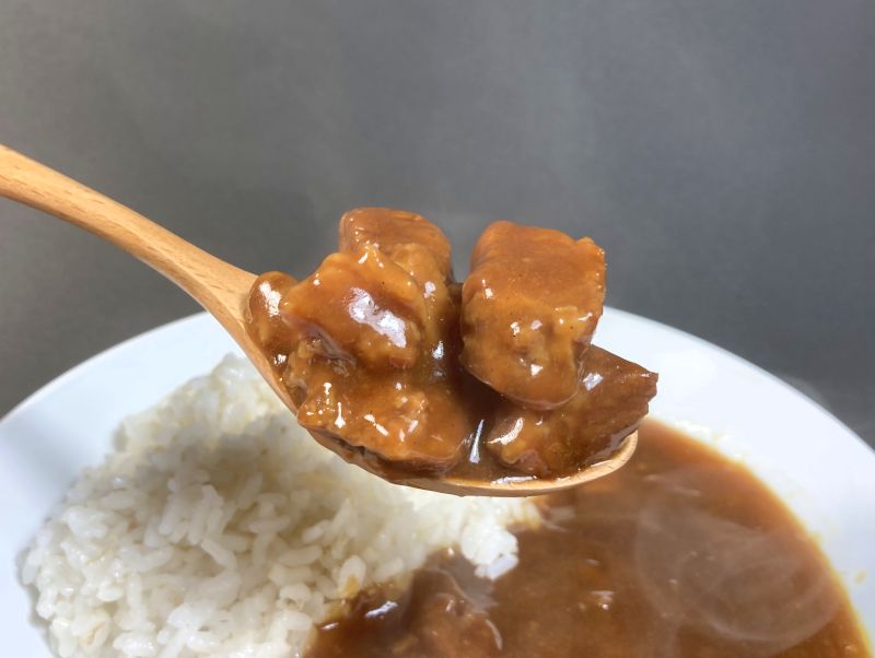 エスビー食品株式会社 噂の名店 保昌 やわらか牛バラカレー 中辛の具材紹介