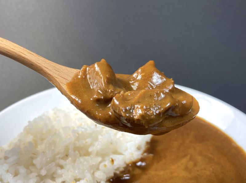 株式会社はなまるフードサービス 至福のビーフカレー 中辛の具材紹介