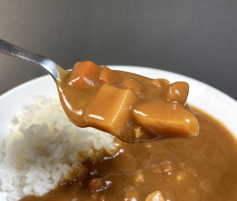 ハウス食品 × ツルハグループ じっくり煮込んだ コク旨カレー 中辛の具材紹介