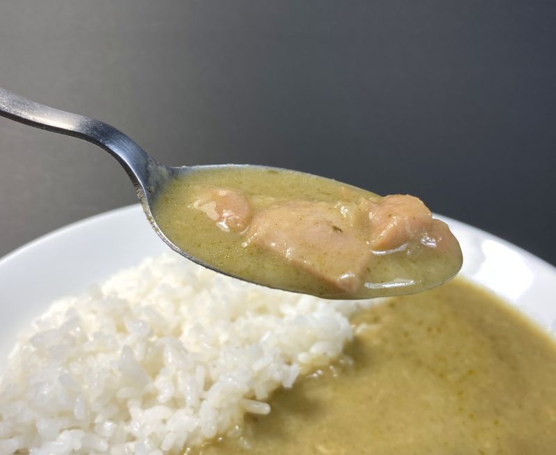 ハウスギャバン株式会社 タイ風鶏肉のまろやかグリーンカレー レストラン用 180gの具材紹介