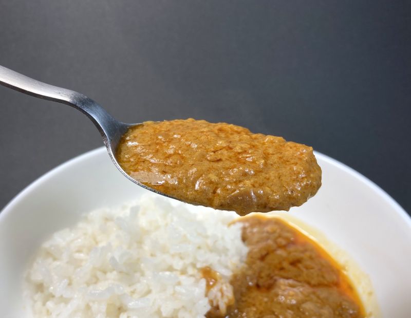 株式会社キャメル珈琲 CHICKEN MASALA CURRY 中辛80gの具材紹介