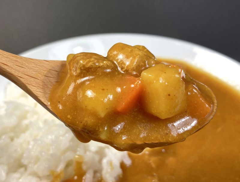 A-Label 賞味期間5年 あたためなくてもおいしいカレー ポーク 甘口の具材紹介