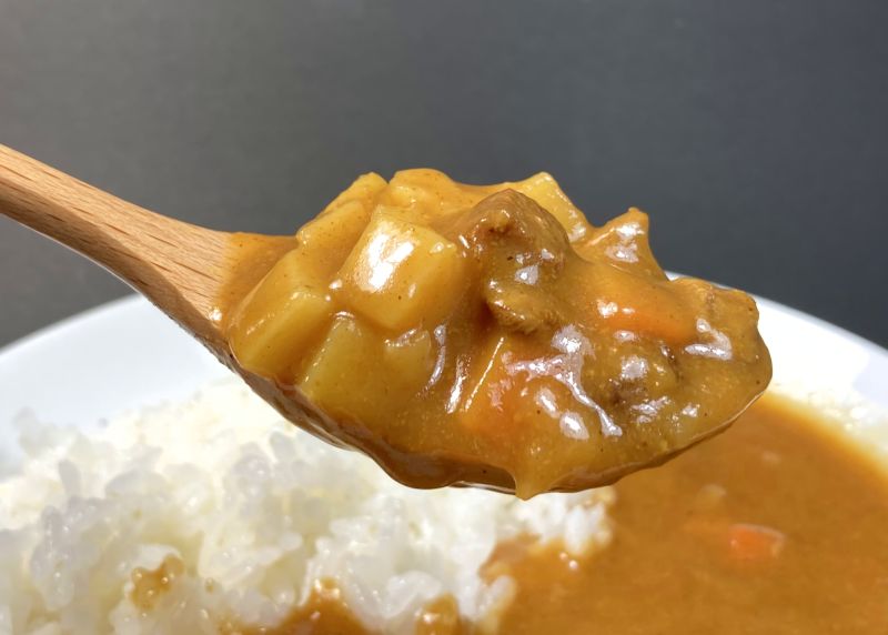 A-Label 賞味期間5年 あたためなくてもおいしいカレーポーク中辛の具材紹介