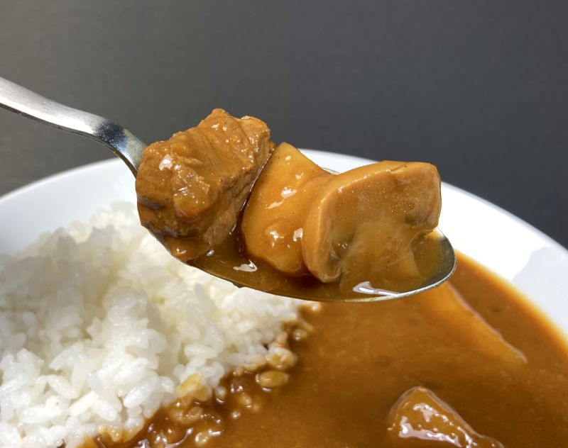 株式会社 人形町今半 じっくり煮込んだ 黒毛和牛 ビーフカレーの具材紹介