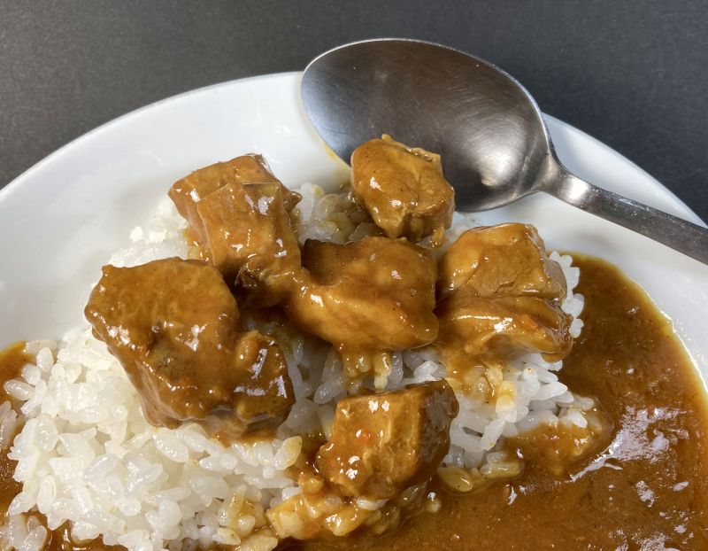 株式会社にしき食品 NISHIKIYA KITCHEN BEEF CURRY BASIC SERIES 中辛の具材紹介