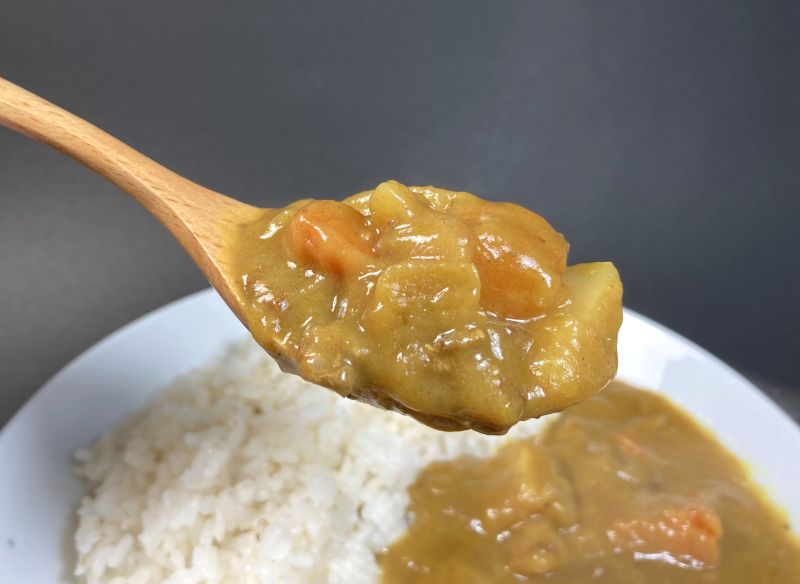 大塚食品株式会社 元祖 ボンカレー 中辛の具材紹介