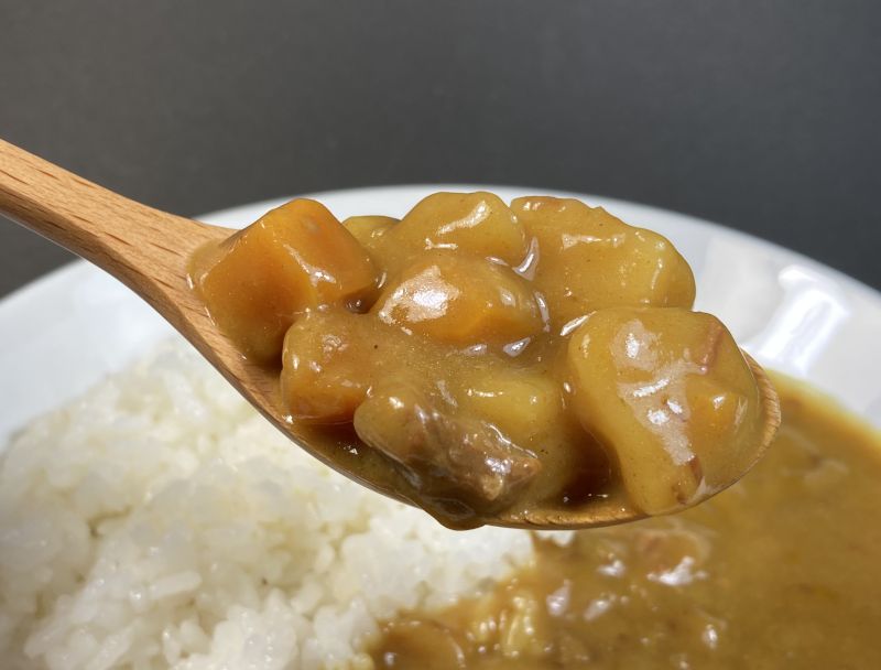 沖縄限定 ボンカレー からくちの具材紹介