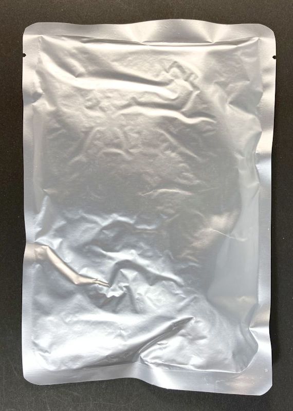 ポークカレー 中辛のレトルトパウチ裏側